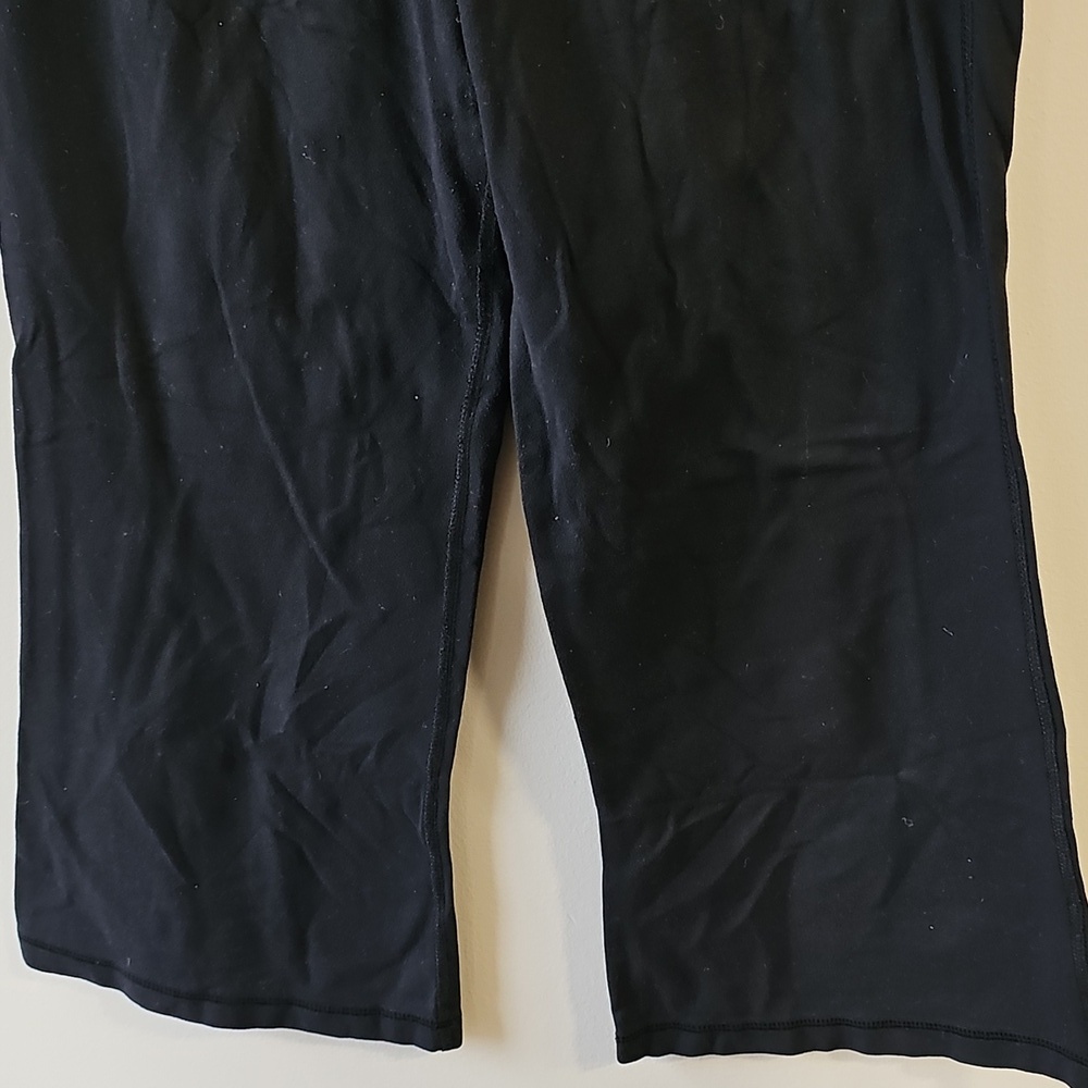 lululemon athletica 26x21 Black Cropped Leggings - Picture 3 of 5